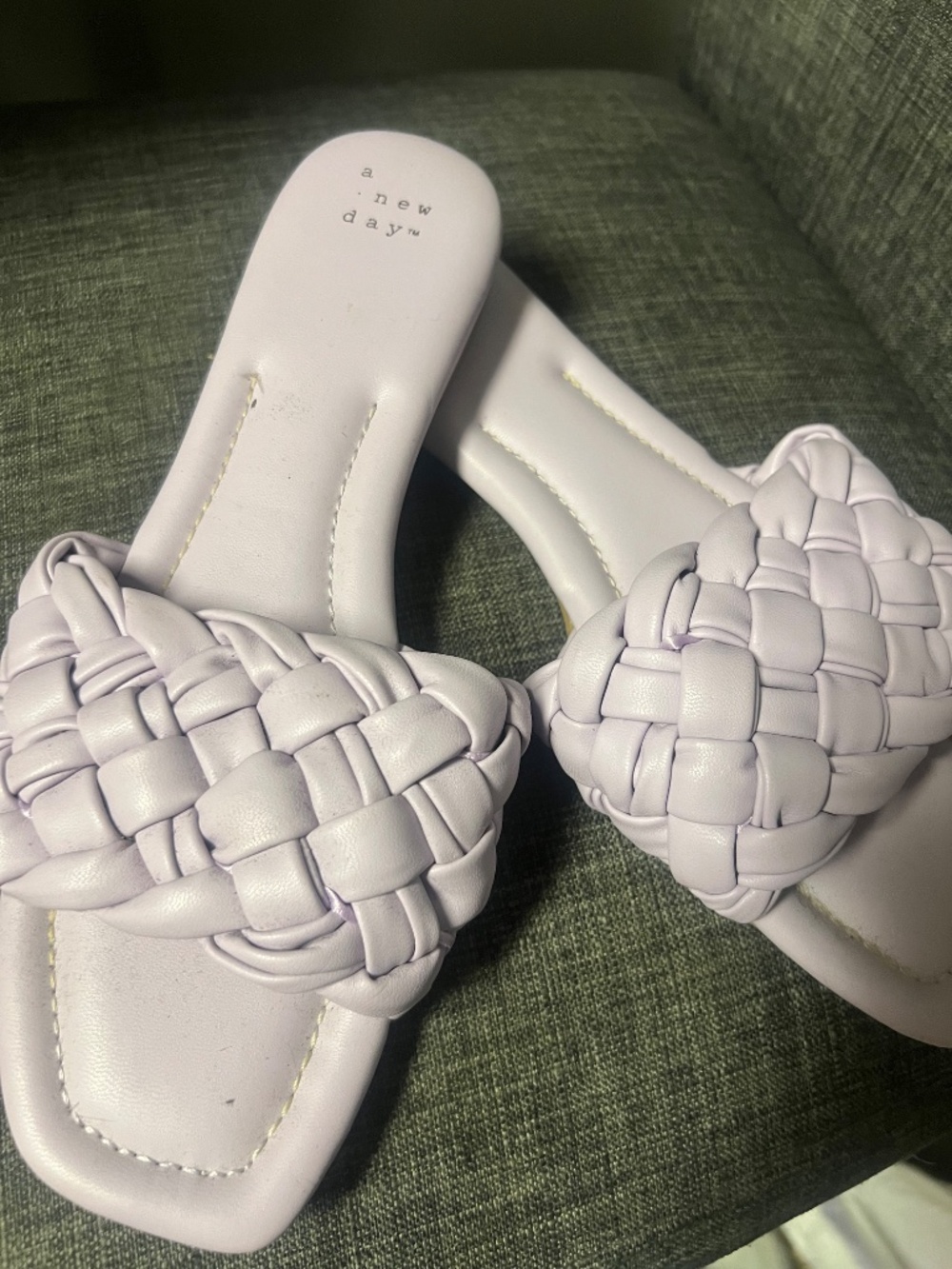 Cute flats - Picture 2 of 2